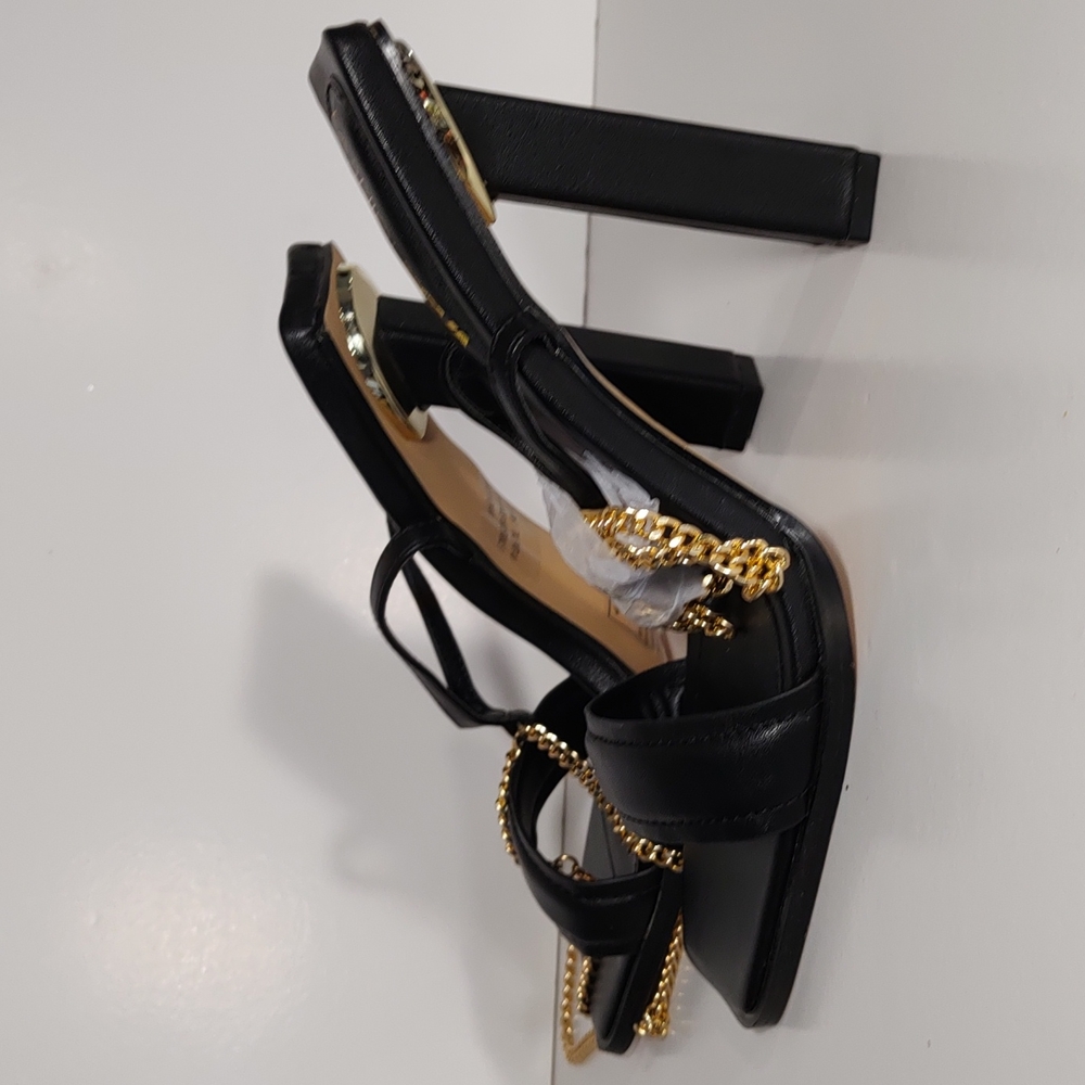 Shoes - Picture 4 of 6